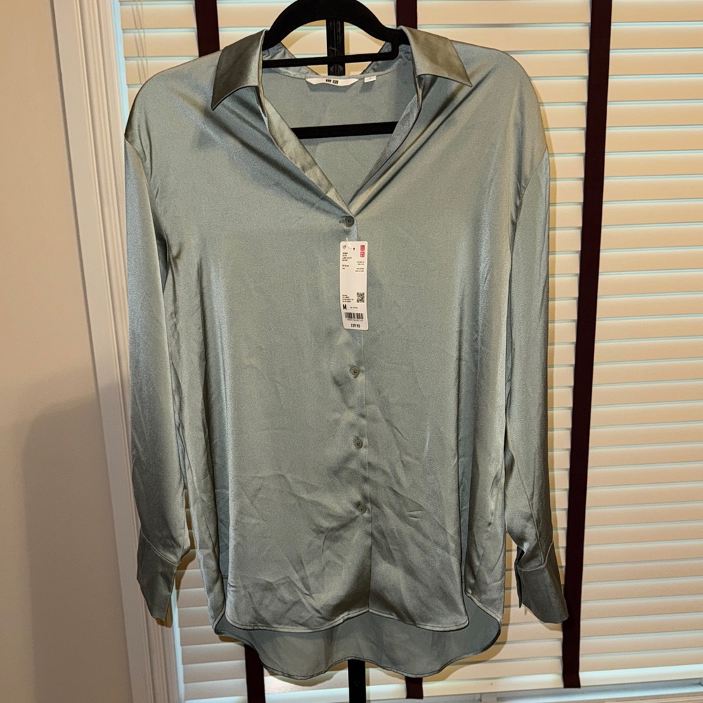 Uniqlo Women's Sage Button Down Shirt - Size Medium- NWT